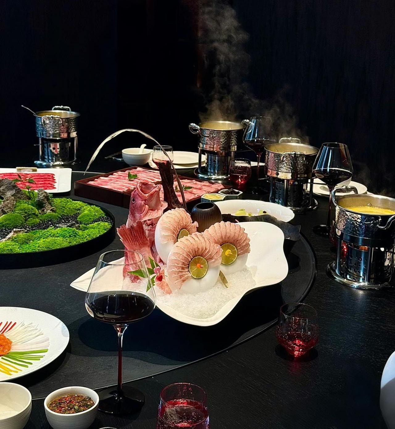 Seafood hotpot at the 3F club room