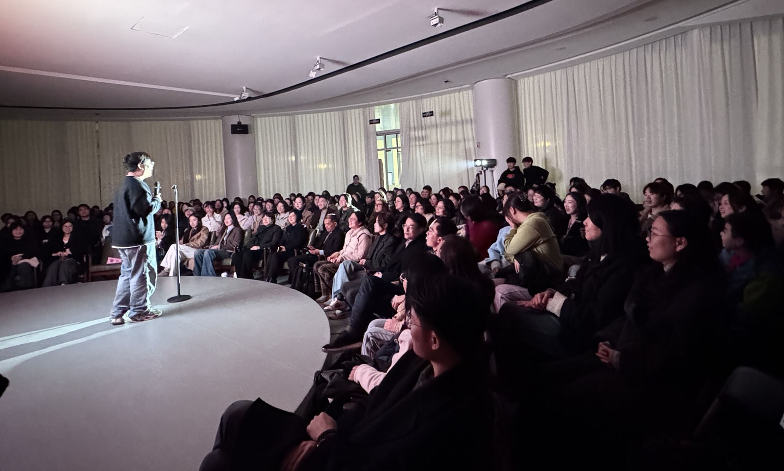 Presentation at the 2F hall